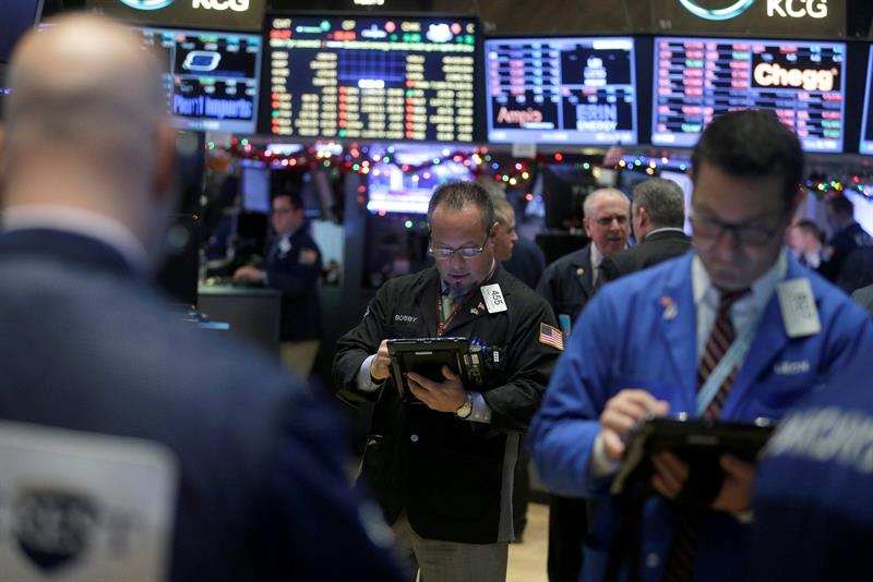  Wall Street si apre con perdite e il Dow Jones in calo dello 0,30%