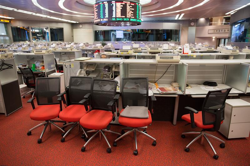  La borsa di Hong Kong si apre con un leggero calo dello 0,07 percento