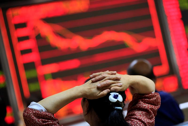  La borsa di Shanghai si apre in rosso e perde lo 0,44%