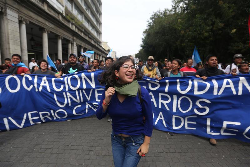 I gruppi civili invocano proteste contro il governo e i deputati del Guatemala
