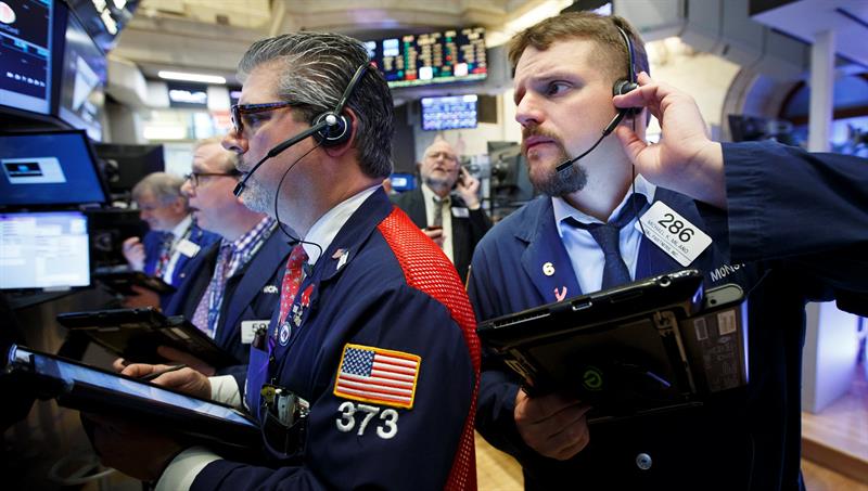  Wall Street si apre con perdite e il Dow Jones Ã¨ sceso dello 0,24%