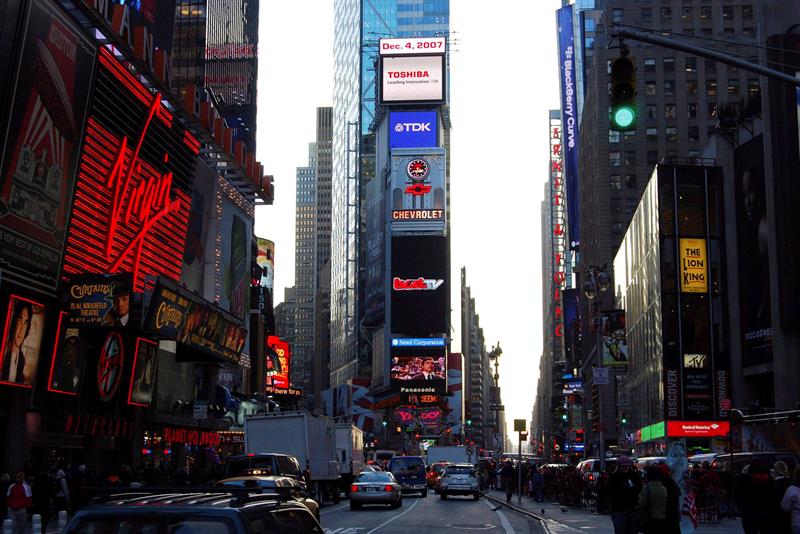  Toshiba rimuoverÃ  il logo Times Square a New York per i tagli