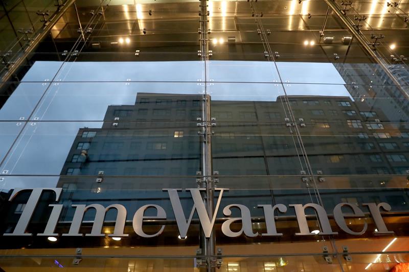  AT & T sostiene che la sua fusione con Time Warner ridurrÃ  il prezzo della televisione