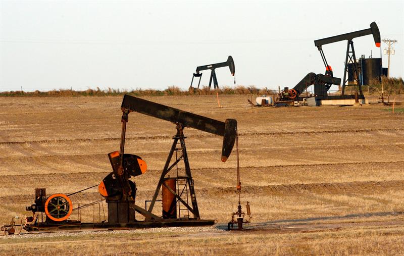  Il petrolio del Texas si apre con un calo dello 0,85% a $ 56,07
