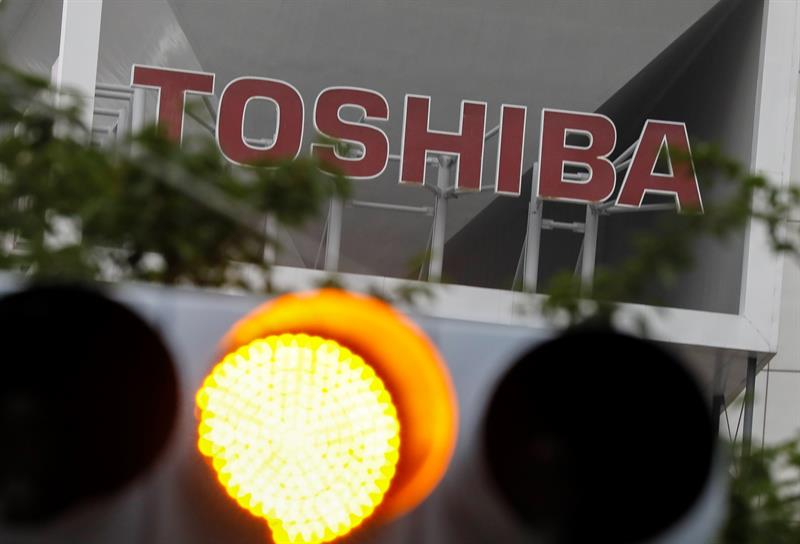  Toshiba cade bruscamente sul mercato azionario dopo aver annunciato un forte aumento di capitale